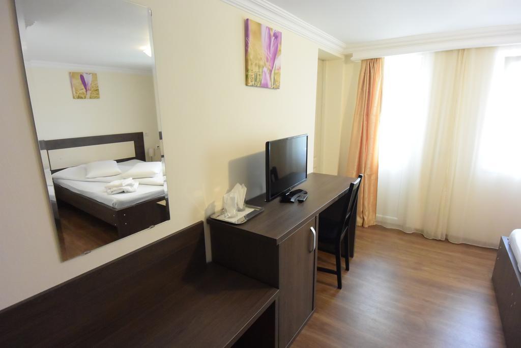Hotel Arizona Timisoara Esterno foto