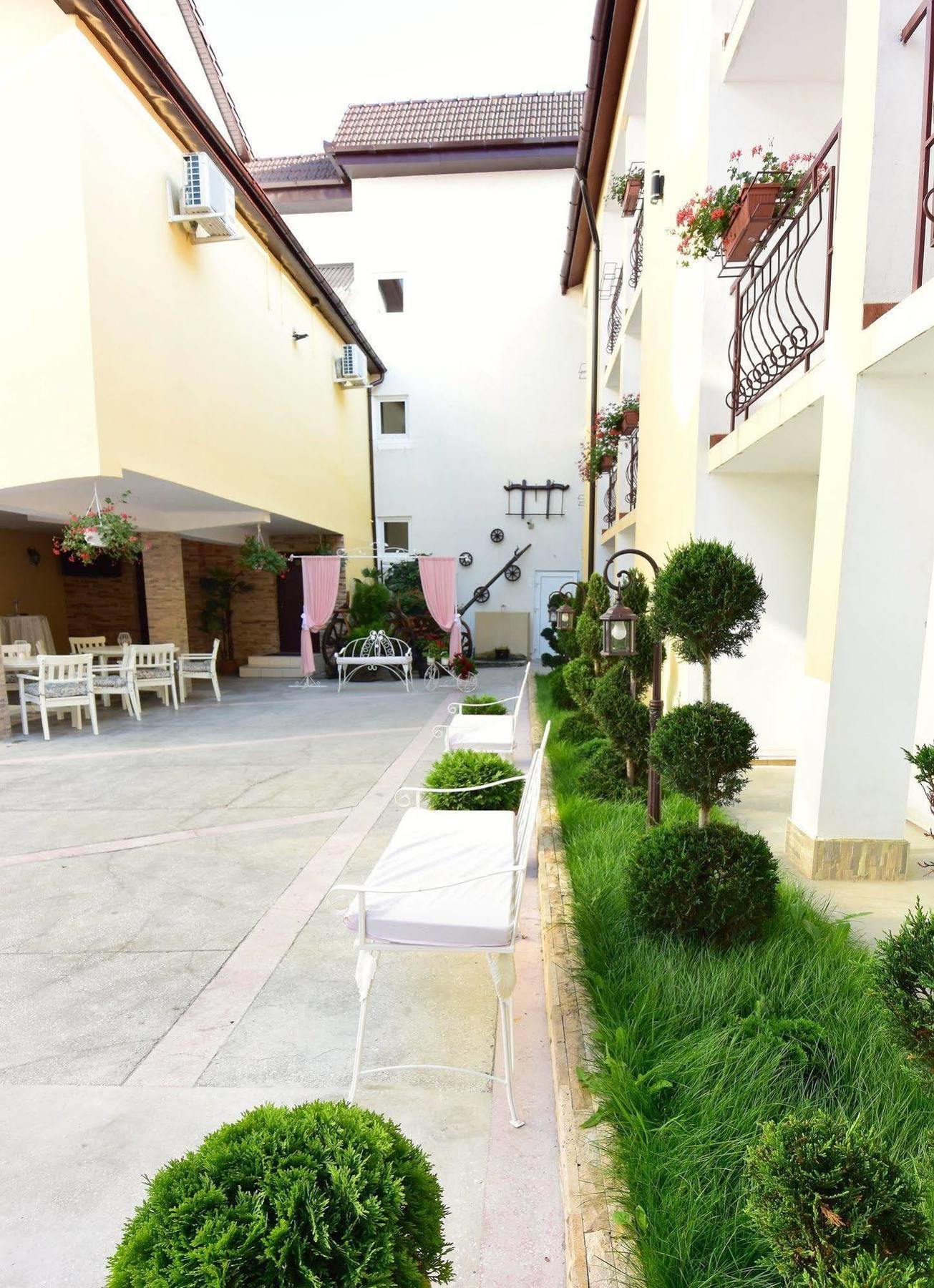 Hotel Arizona Timisoara Esterno foto